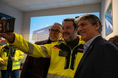 Matteo Salvini visita la Trasporti Pesanti SRL